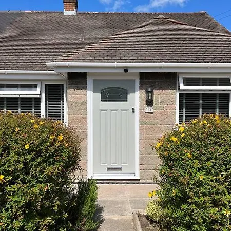 Idyllic Bungalow, Ideal Location In West Lancashire Burscough Exterior photo