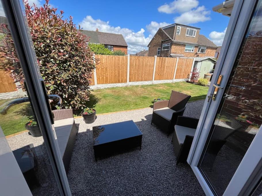 Idyllic Bungalow, Ideal Location In West Lancashire Holiday home *